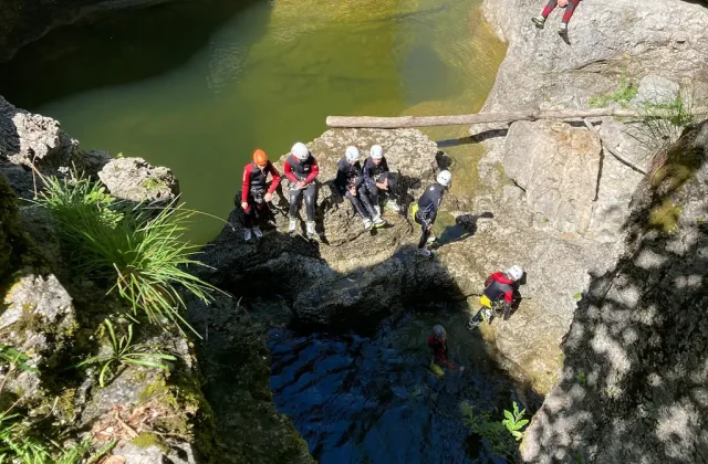 Canyoning mit Kindern: Der Familien-Ratgeber für die erste Tour