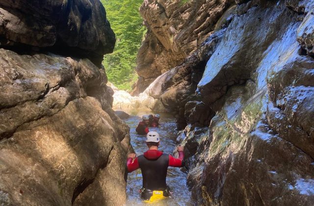 Canyoning-Sicherheit: Worauf es bei seriösen Anbietern wirklich ankommt