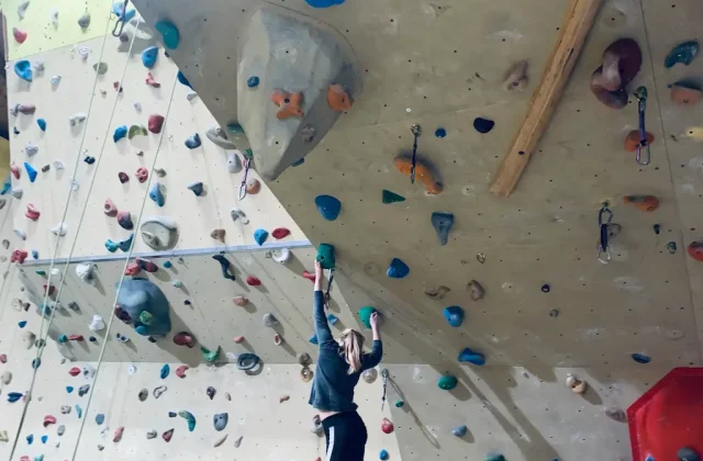 Lead Climbing Course – For Advanced Climbers in the Gym & on Rock
