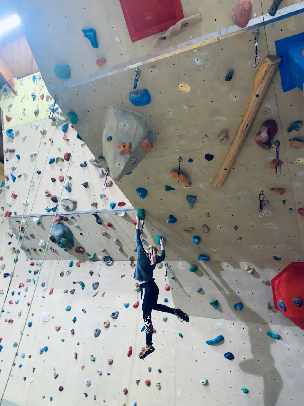 Climber on lead during the advanced course